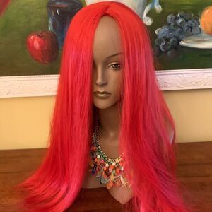 Red Wig appx 22/24”. Beautiful & combs well